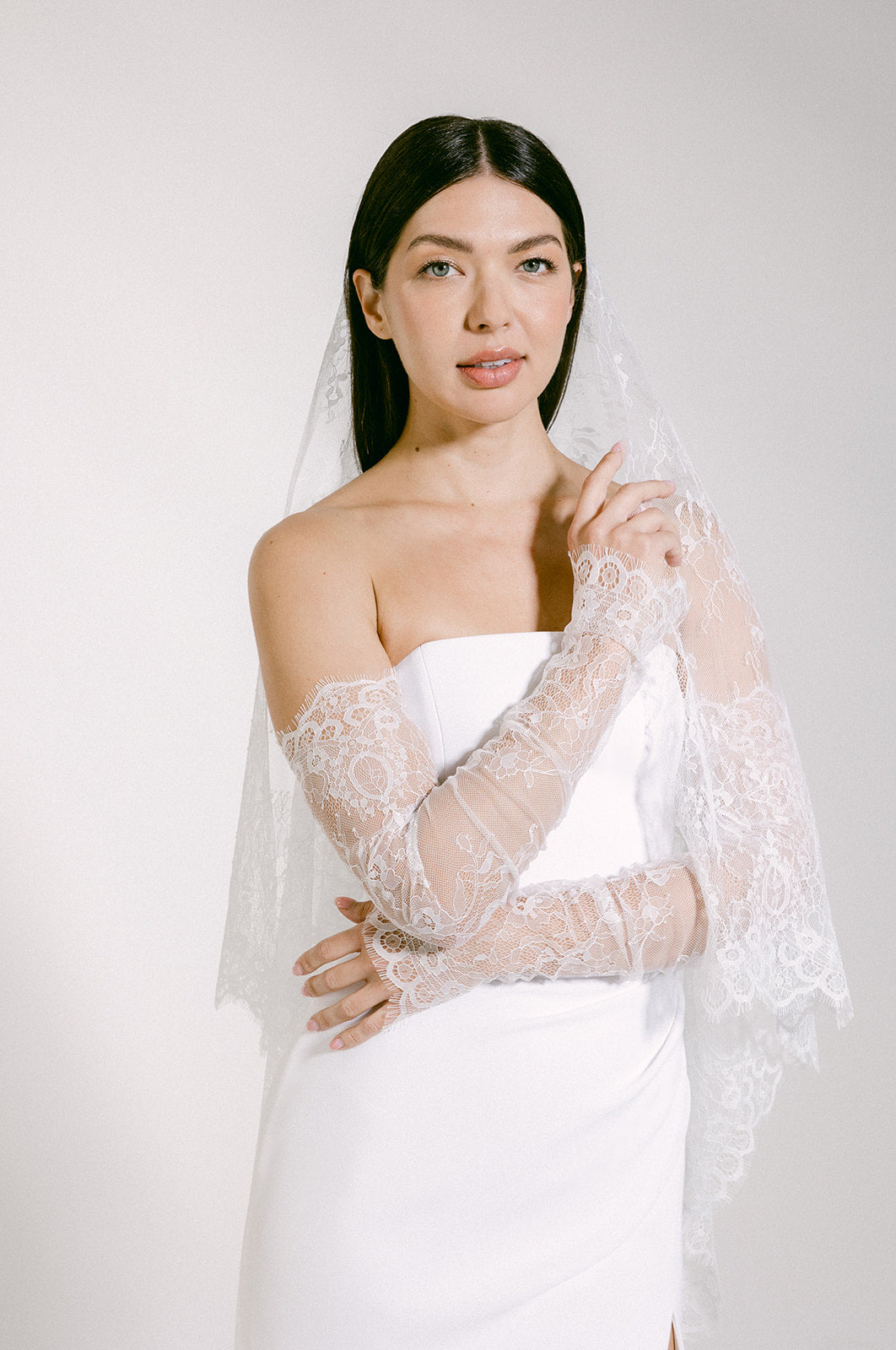 Maria Lace Gloves