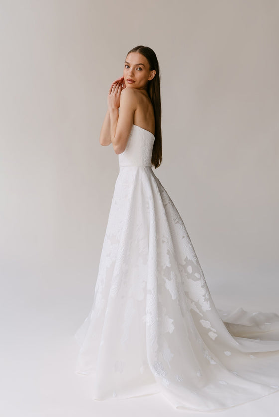 Trunk Show - 2027 Collection